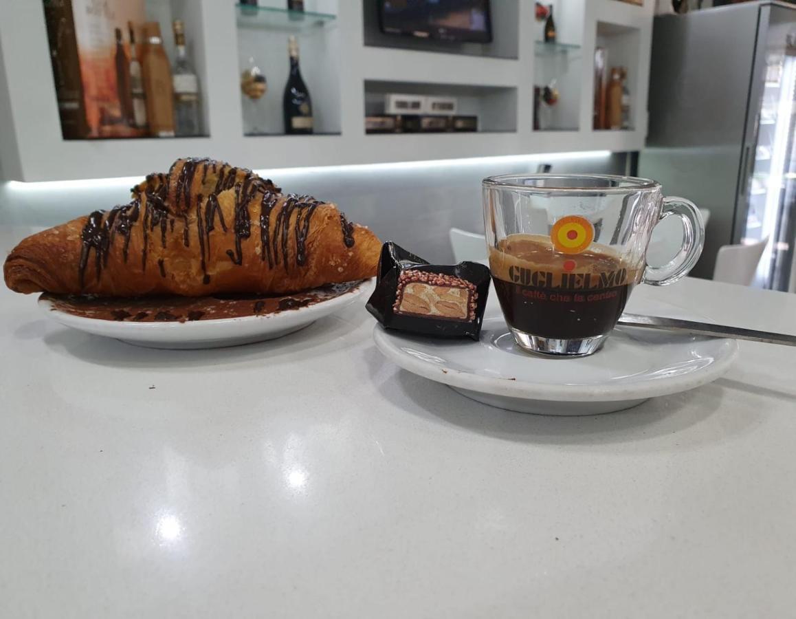 Bed and Breakfast Le Stanze Di Dalia Crotone Exterior foto