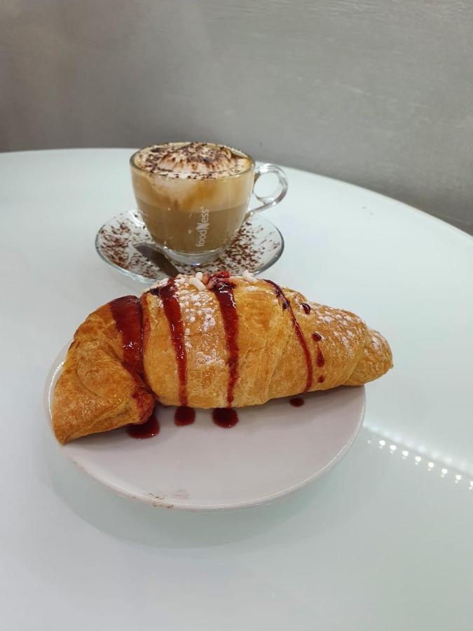 Bed and Breakfast Le Stanze Di Dalia Crotone Exterior foto